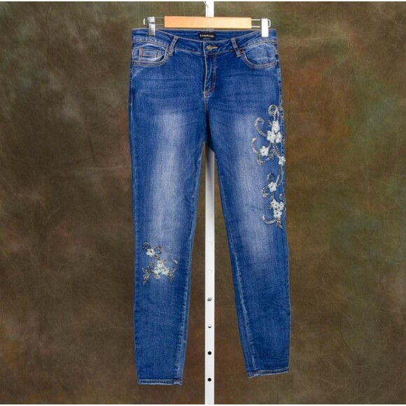 bebe Floral Embellished Stonewashed Distressed Skinny Jean / Denim Size 28 - Picture 1 of 4
